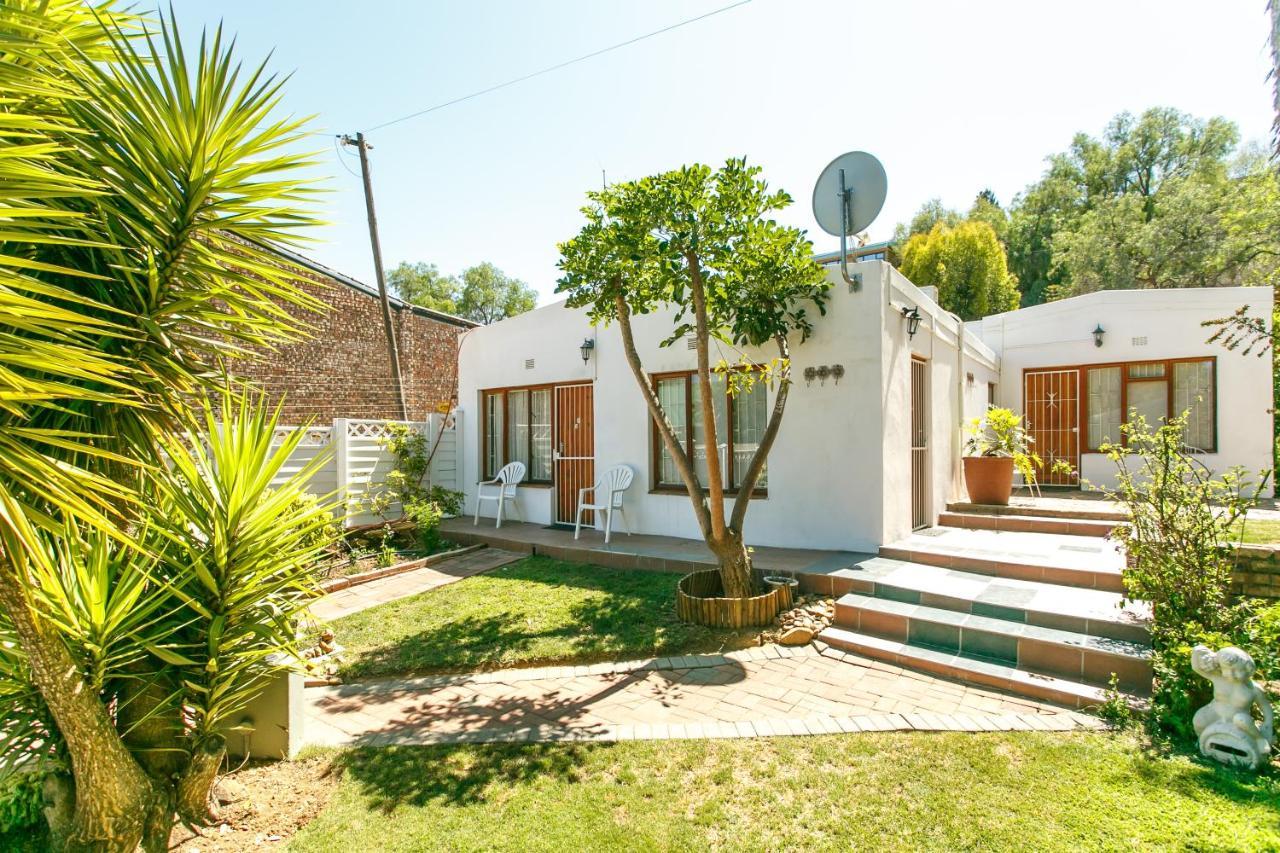 Langenhoven B&B Oudtshoorn Extérieur photo