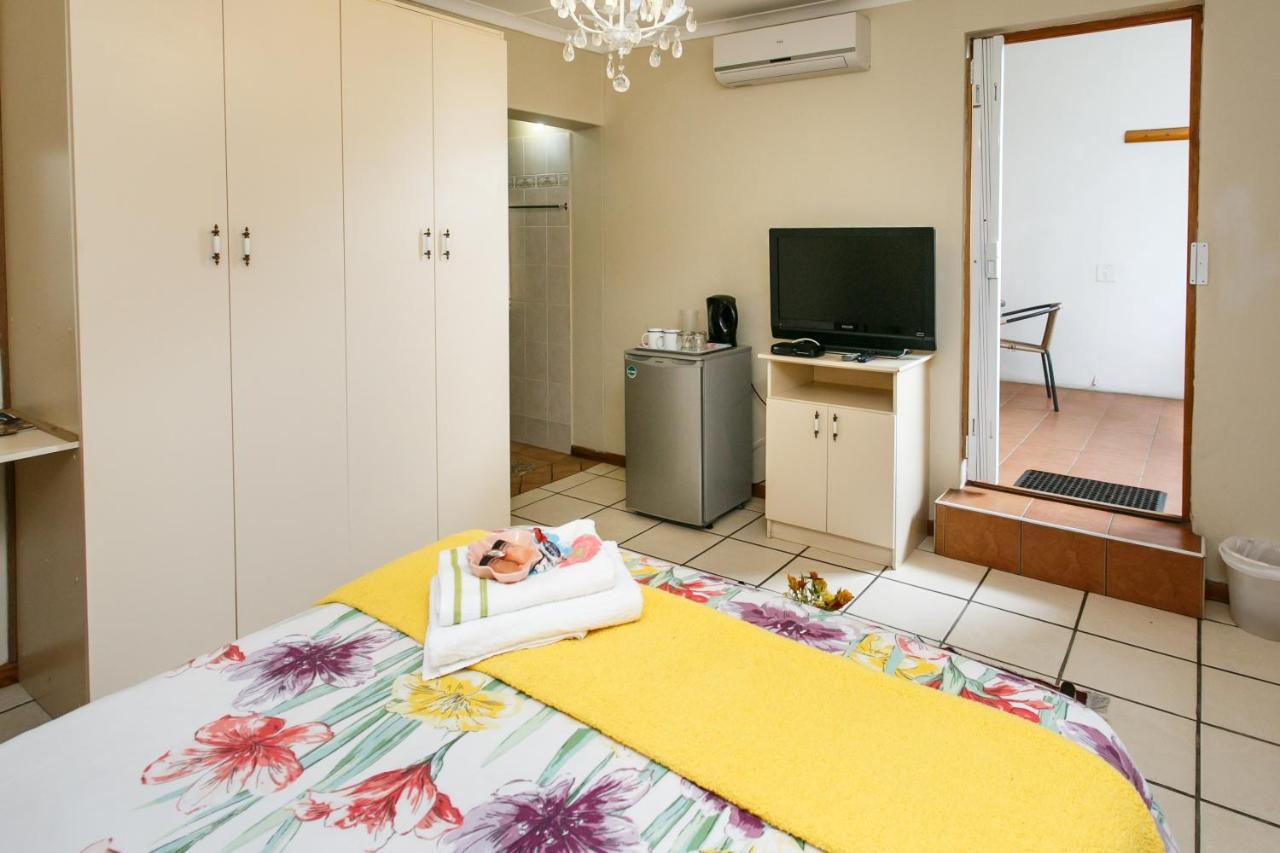Langenhoven B&B Oudtshoorn Extérieur photo