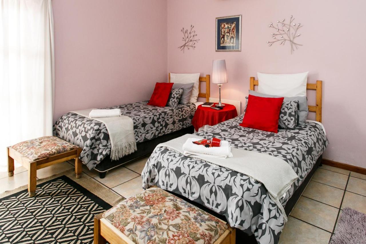 Langenhoven B&B Oudtshoorn Extérieur photo